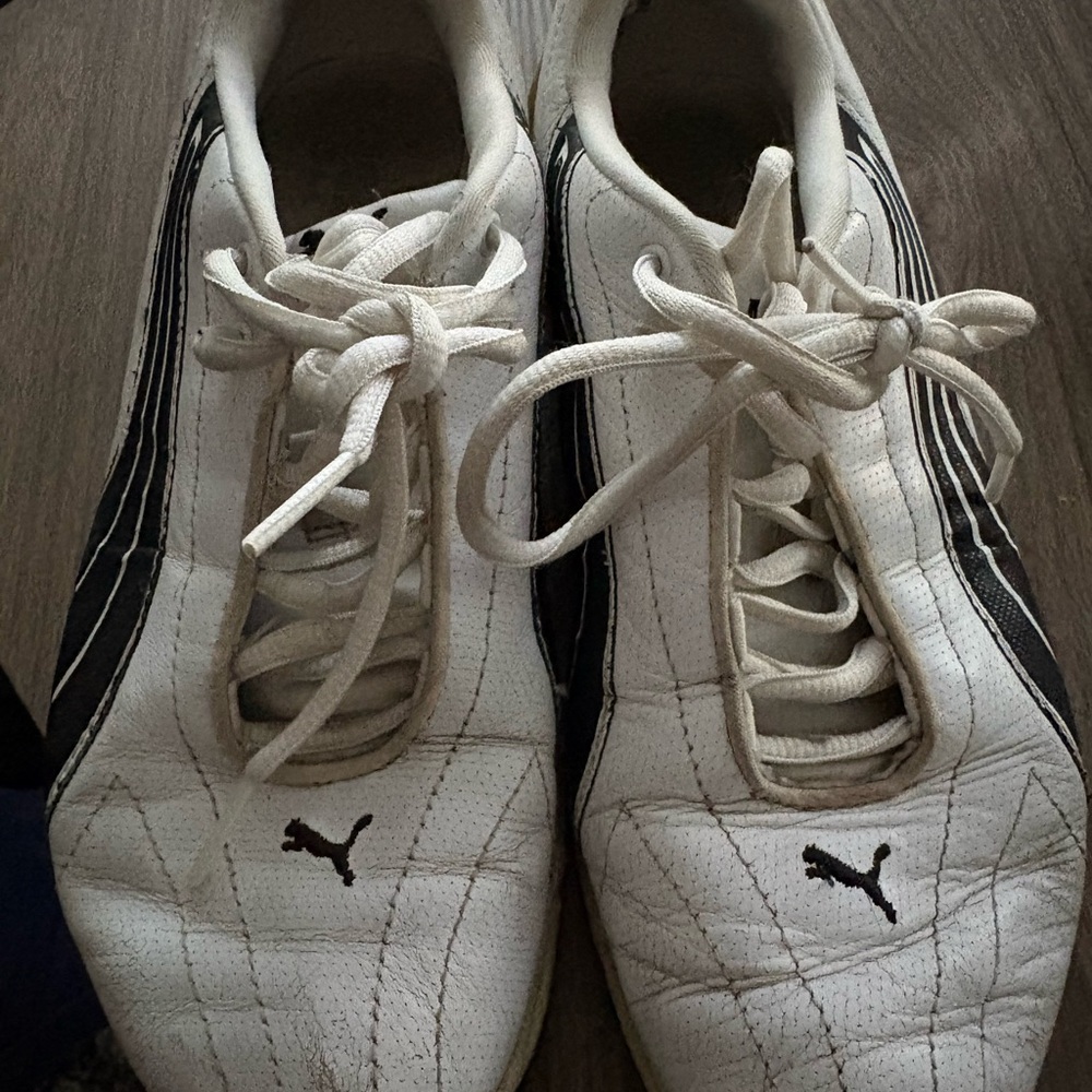 Puma Women White and Black Athletic Shoes